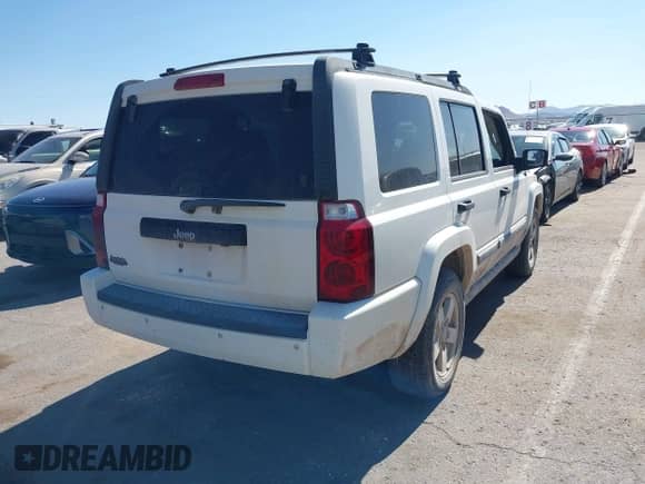 2006 Jeep Commander with VIN 1J8HH48K46C220346, listed as a IAAI auction lot 42898694 with 102,180 mi miles and . Bid and sale history available at DreamBid. Image 4.
