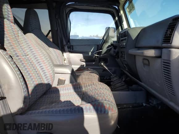 1997 Jeep Wrangler Sport с VIN 1J4FY19S2VP425418, выставлен на аукционе Copart как лот 86783305 с пробегом 180 822 миль миль и Чистый • Clean title. История ставок и продаж доступна на DreamBid. Изображение 7.