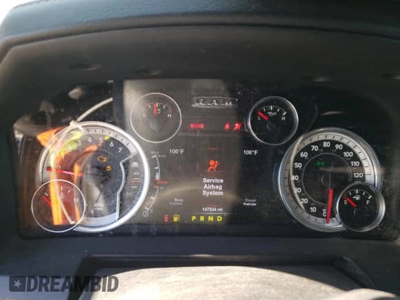 2015 Ram 1500 Laramie z VIN 1C6RR7NT4FS631718, wystawiony jako Copart lot #68492844 z przebiegiem 147 034 mil mil oraz Czysty tytuł • Clean title. Historia ofert i sprzedaży dostępna na DreamBid. Obrazek 9.