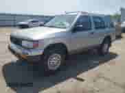 1999 Nissan Pathfinder XE with VIN JN8AR05Y0XW303736, listed as a Copart auction lot 53698945 with 222,352 mi miles and Clean title. Bid and sale history available at DreamBid. Image 1.