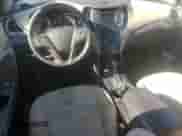 2017 Hyundai Santa Fe 2.4L z VIN 5XYZT3LB0HG468815, wystawiony jako Copart lot #85317385 z przebiegiem 127 275 mil mil oraz Czysty tytuł • Clean title. Historia ofert i sprzedaży dostępna na DreamBid. Obrazek 8.