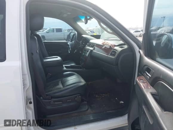 2014 Chevrolet Tahoe LS с VIN 1GNSCAE00ER143488, выставлен на аукционе IAAI как лот 41379070 с пробегом 153 136 миль миль и . История ставок и продаж доступна на DreamBid. Изображение 5.