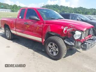 2005 Dodge Dakota with VIN 1D7HE52K55S290477, listed as a IAAI auction lot 42568692 with 174,865 mi miles and . Bid and sale history available at DreamBid. Image 1.