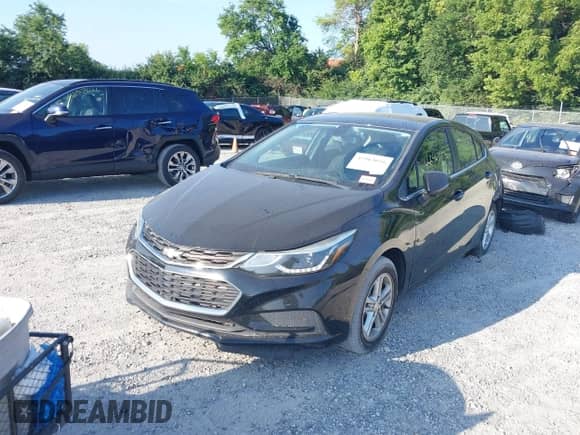 2018 Chevrolet Cruze LT с VIN 3G1BE6SM3JS608689, выставлен на аукционе IAAI как лот 42963656 с пробегом 111 893 миль миль и . История ставок и продаж доступна на DreamBid. Изображение 20.