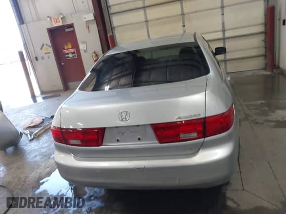 2005 Honda Accord LX с VIN 1HGCM55415A083435, выставлен на аукционе IAAI как лот 42665681 с пробегом 203 028 миль миль и . История ставок и продаж доступна на DreamBid. Изображение 17.