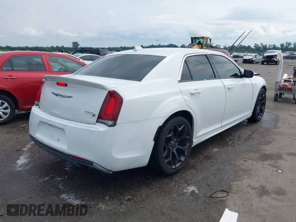 2019 Chrysler 300 S с VIN 2C3CCABT1KH704891, выставлен на аукционе IAAI как лот 42578814 с пробегом 134 287 миль миль и . История ставок и продаж доступна на DreamBid. Изображение 4.