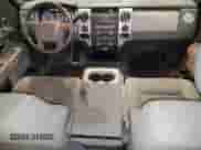 2009 Ford F-150 XL z VIN 1FTPX14V49FA28139, wystawiony jako Copart lot #84878225 z przebiegiem 116 459 mil mil oraz Czysty tytuł • Clean title. Historia ofert i sprzedaży dostępna na DreamBid. Obrazek 8.