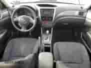 2013 Subaru Forester X z VIN JF2SHABC0DH413379, wystawiony jako Copart lot #81877155 z przebiegiem 165 562 mil mil oraz Szkoda całkowita • Salvage title. Historia ofert i sprzedaży dostępna na DreamBid. Obrazek 8.