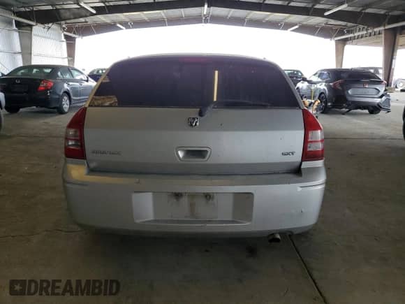 2005 Dodge Magnum SE with VIN 2D4FV48V95H162475, listed as a Copart auction lot 66724185 with 272,938 mi miles and Clean title. Bid and sale history available at DreamBid. Image 6.