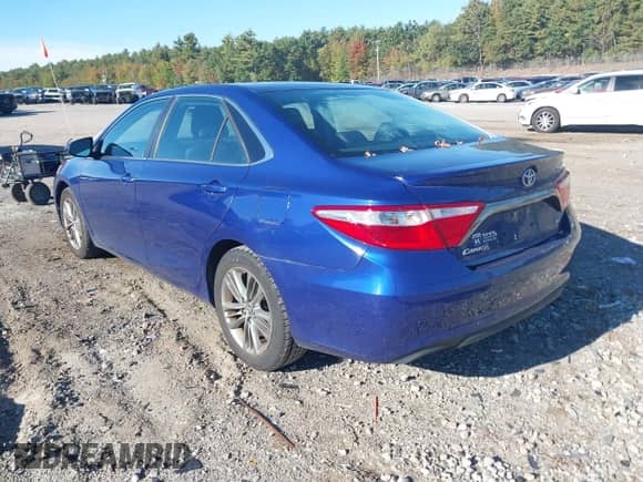 2015 Toyota Camry SE z VIN 4T1BF1FK8FU884708, wystawiony jako IAAI lot #43319973 z przebiegiem 224 820 mil mil oraz . Historia ofert i sprzedaży dostępna na DreamBid. Obrazek 3.