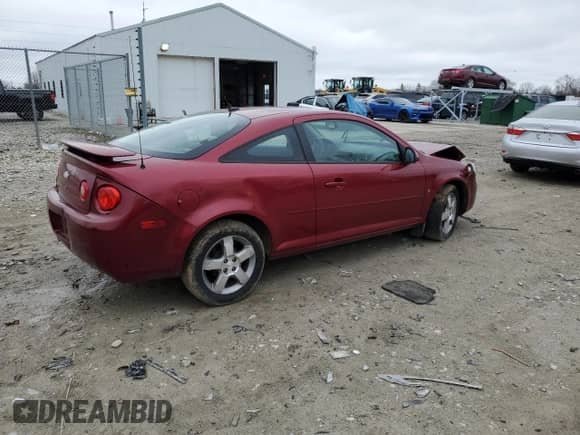 2009 Chevrolet Cobalt 1LT z VIN 1G1AT18H997285368, wystawiony jako Copart lot #51047025 z przebiegiem Nie podano mil oraz Szkoda całkowita • Salvage title. Historia ofert i sprzedaży dostępna na DreamBid. Obrazek 3.