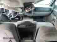 2004 Chevrolet Suburban LS z VIN 3GNGK26U24G257118, wystawiony jako Copart lot #74512764 z przebiegiem Nie podano mil oraz Szkoda całkowita • Salvage title. Historia ofert i sprzedaży dostępna na DreamBid. Obrazek 8.