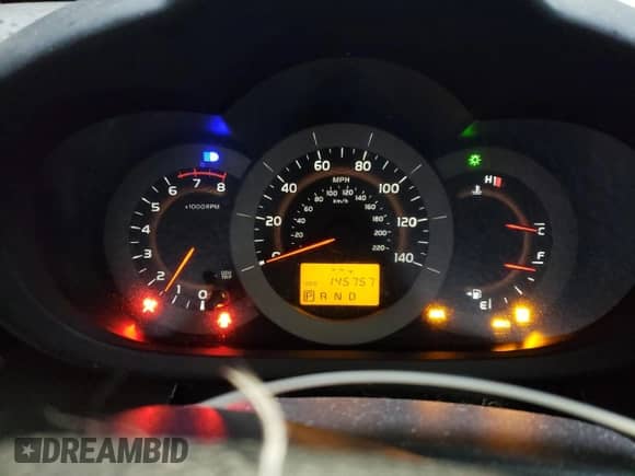 2011 Toyota RAV4 Sport z VIN JTMRF4DVXB5042006, wystawiony jako Copart lot #86847895 z przebiegiem 145 757 mil mil oraz Czysty tytuł • Clean title. Historia ofert i sprzedaży dostępna na DreamBid. Obrazek 9.