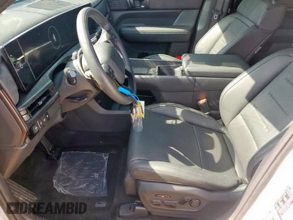 2025 Hyundai Santa Fe Calligraphy с VIN 5NMP54GL7SH126964, выставлен на аукционе Copart как лот 61192575 с пробегом 5 474 миль миль и Списание • Salvage title. История ставок и продаж доступна на DreamBid. Изображение 7.