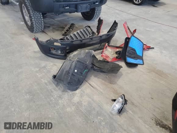 2018 Jeep Renegade Latitude with VIN ZACCJABB9JPJ63804, listed as a Copart auction lot 82304035 with 26,042 mi miles and Salvage title. Bid and sale history available at DreamBid. Image 13.
