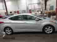 2013 Hyundai Elantra GLS z VIN 5NPDH4AE6DH300890, wystawiony jako IAAI lot #43073166 z przebiegiem 163 666 mil mil oraz . Historia ofert i sprzedaży dostępna na DreamBid. Obrazek 13.