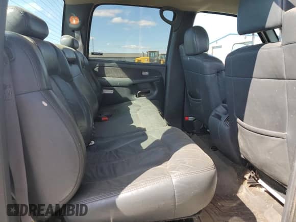 2001 Chevrolet Silverado 1500HD LS с VIN 1GCGK13U71F199303, выставлен на аукционе Copart как лот 63847805 с пробегом Не указан миль и Списание • Salvage title. История ставок и продаж доступна на DreamBid. Изображение 10.