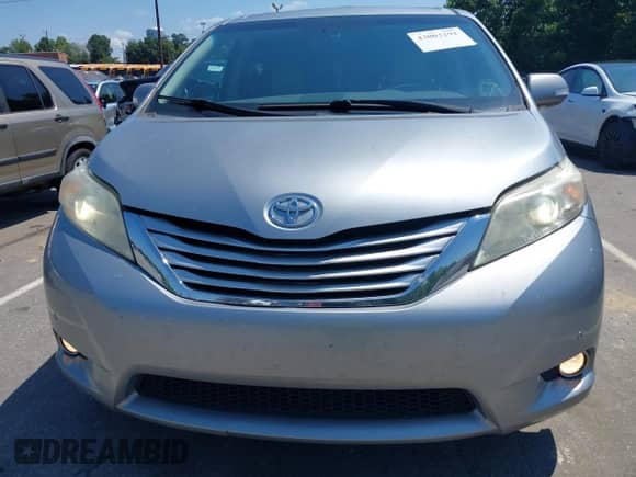 2014 Toyota Sienna Limited with VIN 5TDDK3DC2ES093805, listed as a IAAI auction lot 43003291 with 201,782 mi miles and . Bid and sale history available at DreamBid. Image 12.