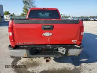 2007 Chevrolet Silverado 2500HD 1LT z VIN 1GCHK23677F502519, wystawiony jako Copart lot #85198565 z przebiegiem 221 412 mil mil oraz Szkoda całkowita • Salvage title. Historia ofert i sprzedaży dostępna na DreamBid. Obrazek 6.