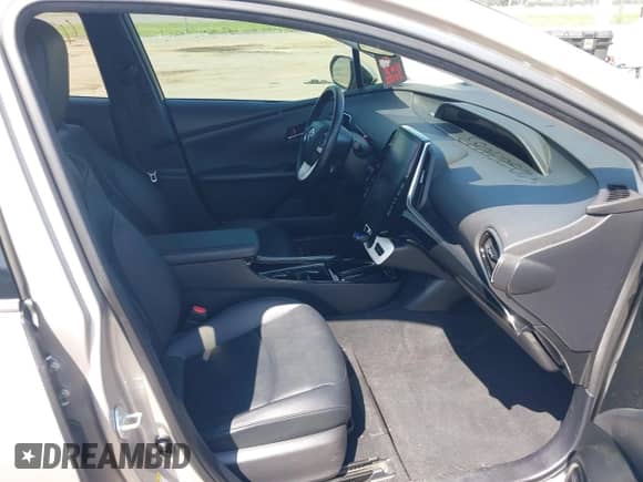 2018 Toyota Prius Plus z VIN JTDKARFP0J3075649, wystawiony jako IAAI lot #42569053 z przebiegiem 99 581 mil mil oraz . Historia ofert i sprzedaży dostępna na DreamBid. Obrazek 5.