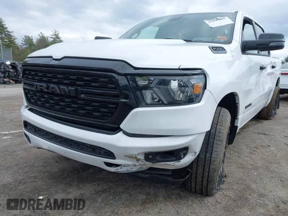 2024 Ram 1500 Big Horn z VIN 1C6SRFFT1RN124465, wystawiony jako IAAI lot #41839097 z przebiegiem 24 106 mil mil oraz . Historia ofert i sprzedaży dostępna na DreamBid. Obrazek 6.