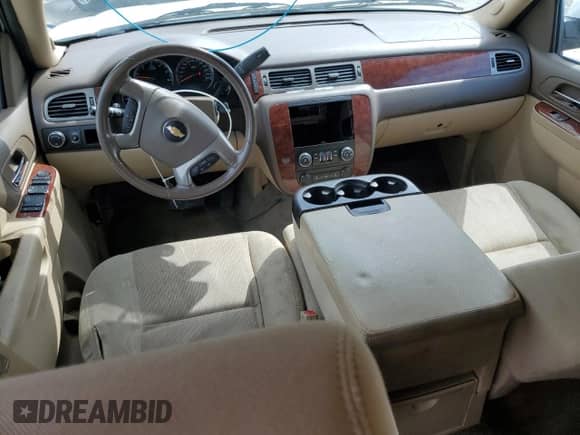 2014 Chevrolet Suburban LS с VIN 1GNSCHE03ER187980, выставлен на аукционе Copart как лот 55077815 с пробегом 145 187 миль миль и Списание • Salvage title. История ставок и продаж доступна на DreamBid. Изображение 8.