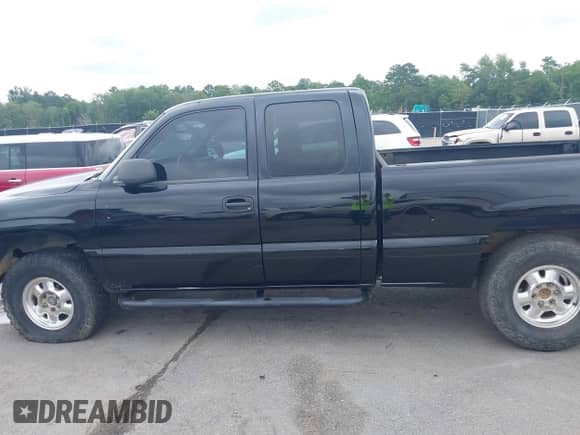 2003 GMC Sierra 1500 SLE с VIN 2GTEK19T131348708, выставлен на аукционе IAAI как лот 42344274 с пробегом 328 650 миль миль и . История ставок и продаж доступна на DreamBid. Изображение 14.