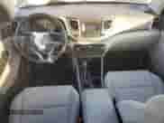 2017 Hyundai Tucson Value z VIN KM8J3CA25HU572940, wystawiony jako Copart lot #87414304 z przebiegiem 56 854 mil mil oraz Szkoda całkowita • Salvage title. Historia ofert i sprzedaży dostępna na DreamBid. Obrazek 8.