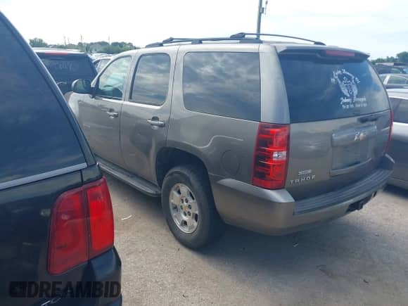 2011 Chevrolet Tahoe LS с VIN 1GNSCAE04BR126852, выставлен на аукционе IAAI как лот 42912495 с пробегом 285 464 миль миль и . История ставок и продаж доступна на DreamBid. Изображение 3.