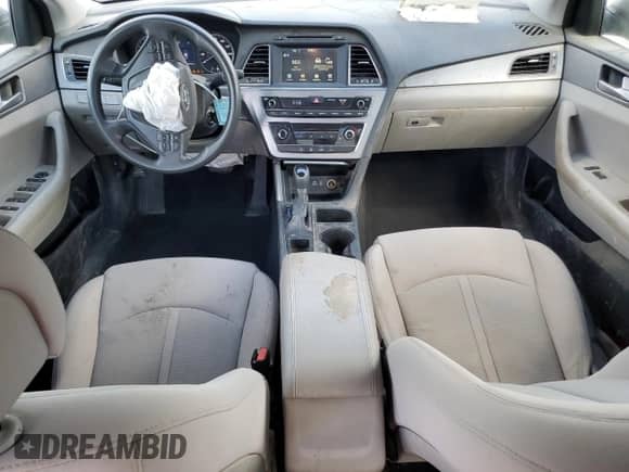 2016 Hyundai Sonata 2.4L с VIN 5NPE24AF0GH304503, выставлен на аукционе Copart как лот 69801285 с пробегом 186 022 миль миль и Списание • Salvage title. История ставок и продаж доступна на DreamBid. Изображение 8.