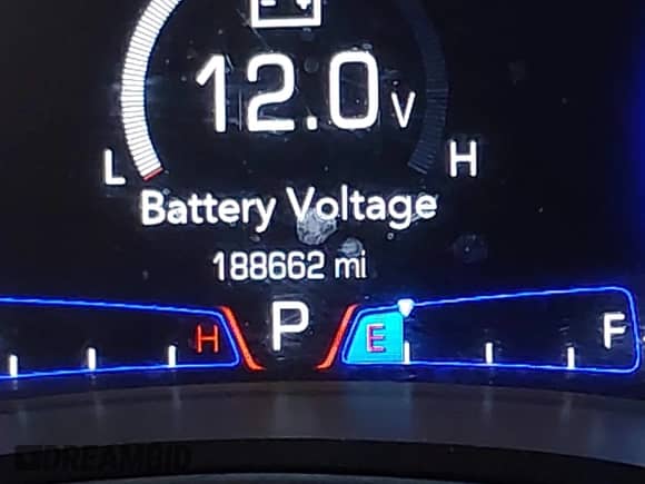 2018 Chrysler 300 Limited z VIN 2C3CCAKG5JH181716, wystawiony jako IAAI lot #42742226 z przebiegiem 188 662 mil mil oraz . Historia ofert i sprzedaży dostępna na DreamBid. Obrazek 16.