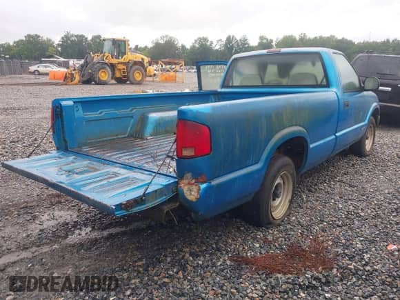 1994 Chevrolet S-10 с VIN 1GCCS14Z5R8132403, выставлен на аукционе IAAI как лот 42462829 с пробегом 54 213 миль миль и . История ставок и продаж доступна на DreamBid. Изображение 4.