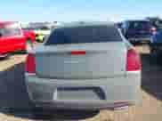 2017 Chrysler 300 S с VIN 2C3CCABG0HH599708, выставлен на аукционе IAAI как лот 41864478 с пробегом 108 447 миль миль и . История ставок и продаж доступна на DreamBid. Изображение 17.