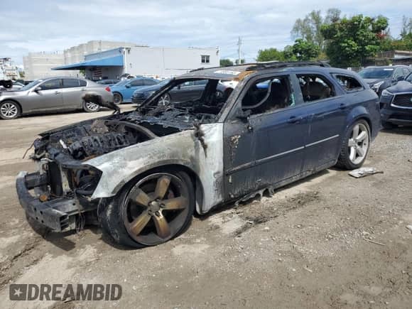 2006 Dodge Magnum R/T with VIN 2D4GV57226H293380, listed as a Copart auction lot 71888193 with Not provided miles and Non repairable. Bid and sale history available at DreamBid. Image 1.