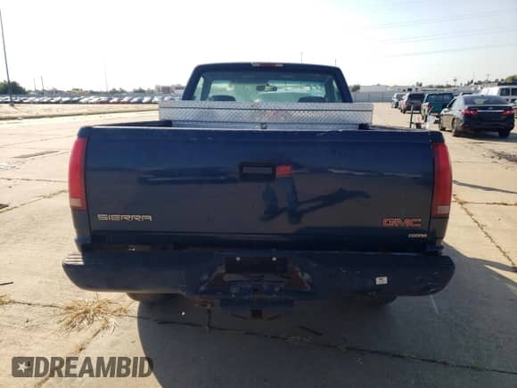 1998 GMC Sierra 1500 z VIN 1GTEC14W2WZ549558, wystawiony jako Copart lot #76294734 z przebiegiem 183 039 mil mil oraz Szkoda całkowita • Salvage title. Historia ofert i sprzedaży dostępna na DreamBid. Obrazek 6.