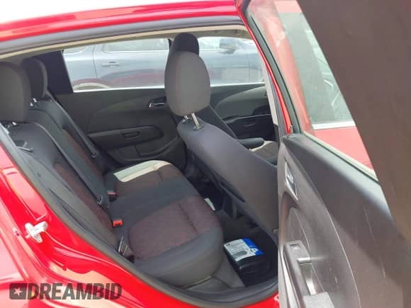 2019 Chevrolet Sonic LT с VIN 1G1JD6SB4K4133956, выставлен на аукционе IAAI как лот 42276210 с пробегом 47 348 миль миль и . История ставок и продаж доступна на DreamBid. Изображение 8.