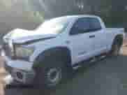 2007 Toyota Tundra SR5 с VIN 5TFBT54177X008291, выставлен на аукционе IAAI как лот 43185810 с пробегом 248 297 миль миль и . История ставок и продаж доступна на DreamBid. Изображение 20.