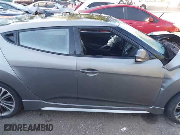 2016 Hyundai Veloster Turbo с VIN KMHTC6AE8GU273459, выставлен на аукционе IAAI как лот 43379586 с пробегом 55 839 миль миль и . История ставок и продаж доступна на DreamBid. Изображение 14.