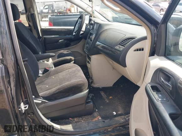2011 Dodge Grand Caravan Crew with VIN 2D4RN5DG5BR662228, listed as a IAAI auction lot 43252533 with 255,202 mi miles and . Bid and sale history available at DreamBid. Image 5.