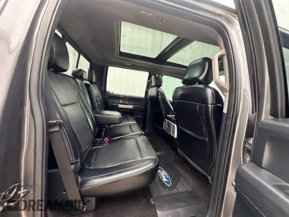 2016 Ford F-150 XLT z VIN 1FTEW1EP0GKE53257, wystawiony jako Copart lot #85405575 z przebiegiem 207 342 mil mil oraz Czysty tytuł • Clean title. Historia ofert i sprzedaży dostępna na DreamBid. Obrazek 6.