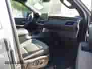 2023 Chevrolet Tahoe LT с VIN 1GNSKNKD3PR233173, выставлен на аукционе IAAI как лот 42298494 с пробегом 31 222 миль миль и . История ставок и продаж доступна на DreamBid. Изображение 5.
