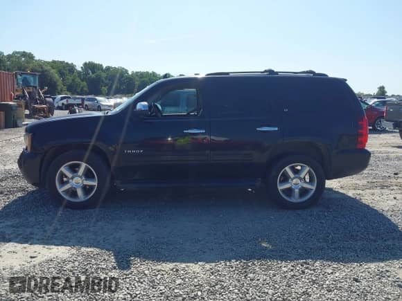 2011 Chevrolet Tahoe LT с VIN 1GNSCBE07BR130092, выставлен на аукционе IAAI как лот 42731523 с пробегом 221 296 миль миль и . История ставок и продаж доступна на DreamBid. Изображение 14.