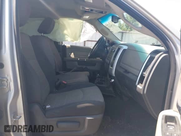 2011 Ram 1500 Big Horn z VIN 1D7RV1GT6BS603885, wystawiony jako IAAI lot #42756333 z przebiegiem 147 987 mil mil oraz . Historia ofert i sprzedaży dostępna na DreamBid. Obrazek 5.