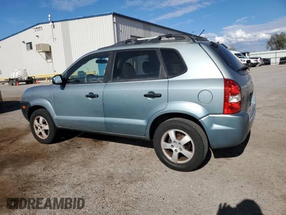 2006 Hyundai Tucson GL z VIN KM8JM12B06U441170, wystawiony jako Copart lot #70923275 z przebiegiem 172 027 mil mil oraz Czysty tytuł • Clean title. Historia ofert i sprzedaży dostępna na DreamBid. Obrazek 2.