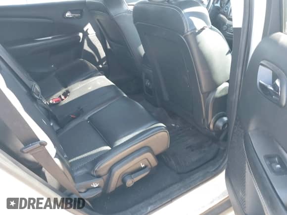 2015 Dodge Journey Crossroad с VIN 3C4PDCGB6FT577865, выставлен на аукционе IAAI как лот 43249629 с пробегом 131 442 миль миль и . История ставок и продаж доступна на DreamBid. Изображение 8.