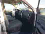 2018 Ram 1500 Big Horn z VIN 1C6RR7GG4JS106327, wystawiony jako IAAI lot #41266719 z przebiegiem 127 798 mil mil oraz . Historia ofert i sprzedaży dostępna na DreamBid. Obrazek 5.