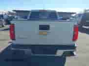 2017 Chevrolet Colorado 2WD WT z VIN 1GCHSBEA4H1279629, wystawiony jako IAAI lot #41503423 z przebiegiem 76 122 mil mil oraz . Historia ofert i sprzedaży dostępna na DreamBid. Obrazek 16.