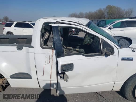 2004 Ford F-150 STX z VIN 1FTRF02W24KD78421, wystawiony jako IAAI lot #41834609 z przebiegiem 213 676 mil mil oraz . Historia ofert i sprzedaży dostępna na DreamBid. Obrazek 14.