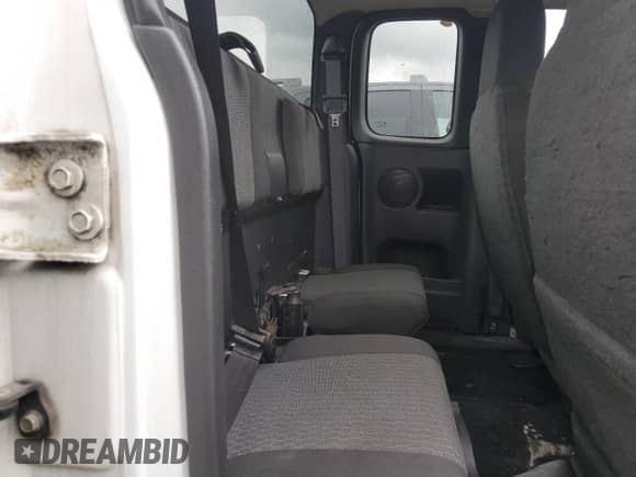 2012 Chevrolet Colorado Work Truck z VIN 1GCJTBF9XC8107897, wystawiony jako Copart lot #73186684 z przebiegiem 144 655 mil mil oraz Czysty tytuł • Clean title. Historia ofert i sprzedaży dostępna na DreamBid. Obrazek 10.
