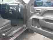 2016 Chevrolet Silverado 2500HD LT z VIN 1GC2KVEG4GZ284437, wystawiony jako IAAI lot #42702772 z przebiegiem 152 182 mil mil oraz . Historia ofert i sprzedaży dostępna na DreamBid. Obrazek 5.